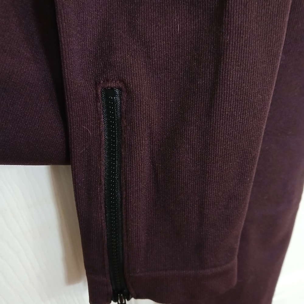 SPANX MAROON LEGGINGS WITH ZIPPER ANKLE DETAIL Size M Athleisure Gym Workout - Picture 6 of 6